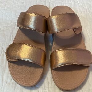 Rose gold Fitflops in great condition! Size 7